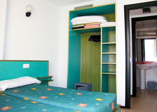 APARTMENT CAPACITY 4 ONE BEDROOM