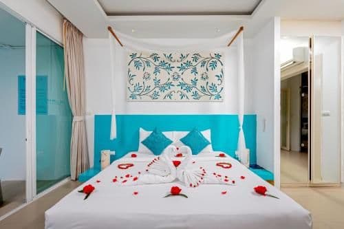 Partial Deluxe Sea View Pool Suite