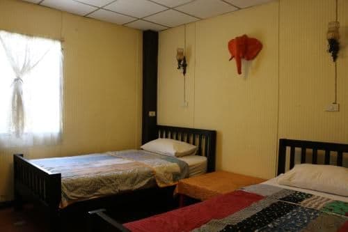 Standard Twin Room with Shared Bathroom