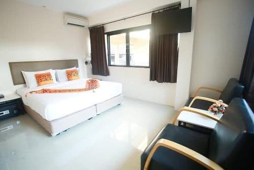 Deluxe Suite