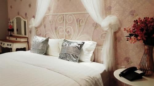 Queen Room