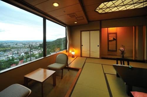 Family Room with City View - Tower Building - Non-Smoking