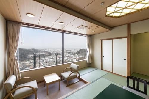 Family Room with City View - Tower Building - Non-Smoking