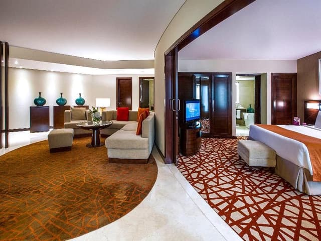 SUITE EXECUTIVE