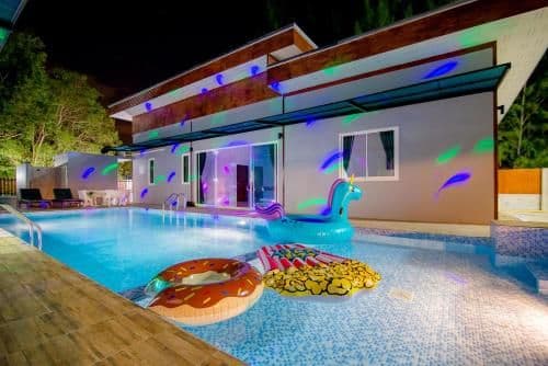 Six-Bedroom House with Private Pool