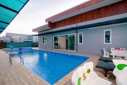 Six-Bedroom House with Private Pool