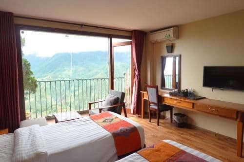 Deluxe Double or Twin Room with Mountain View