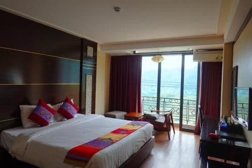 Deluxe Double or Twin Room with Mountain View