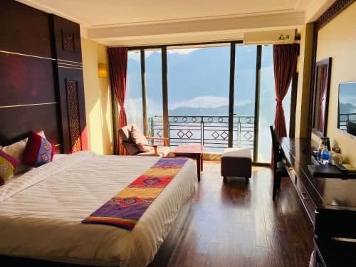 Deluxe Double or Twin Room with Mountain View