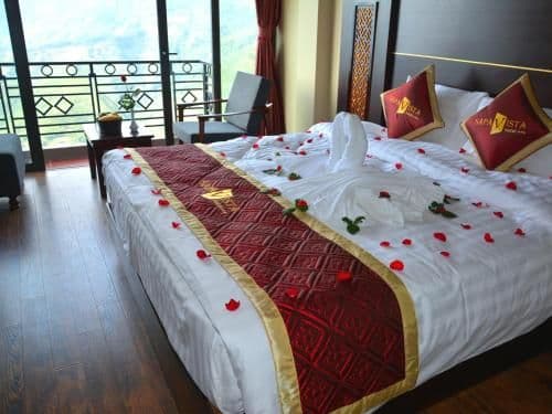 Deluxe Double or Twin Room with Mountain View