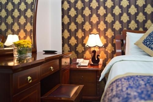 Lakeside Palace Hotel1