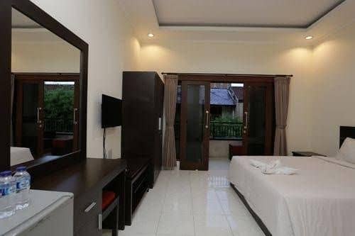 RedDoorz Plus near Lippo Mall Kuta RedDoorz Plus near Lippo Mall Kuta