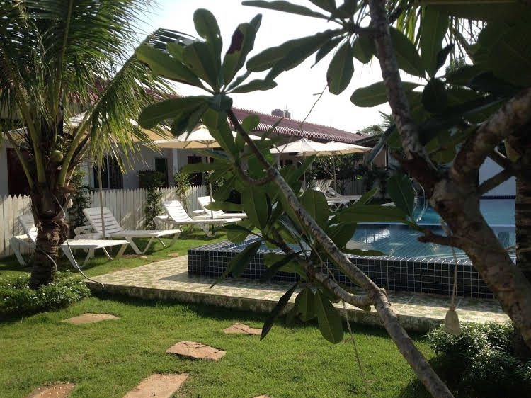 Relax Bungalows0