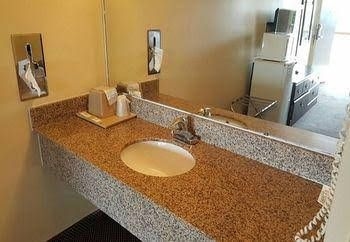 Executive Inn0