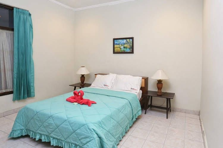 RedDoorz @ Bukit Tunggal Street0
