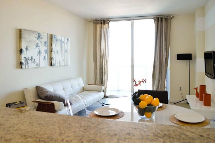 LYX Suites by the Miami River0
