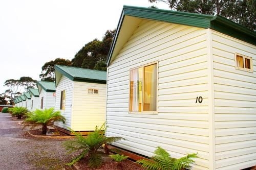 Strahan Beach Tourist Park0
