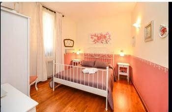 Bed and Breakfast Like Romeo2