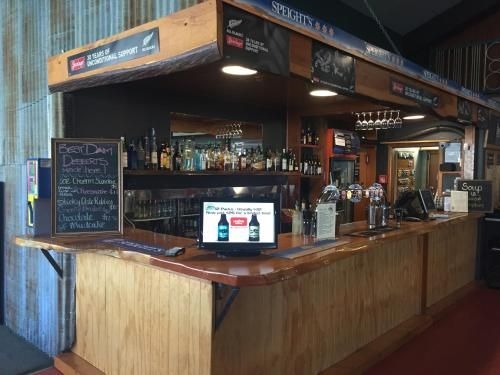 โอเตมาทาทา อีเทอรี บาร์ แอนด์ ลอดจิ้ง (Otematata Eatery Bar and Lodging)2