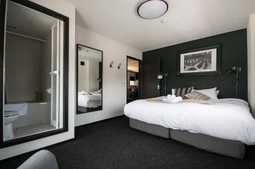 Luxury Three-Bedroom Apartment