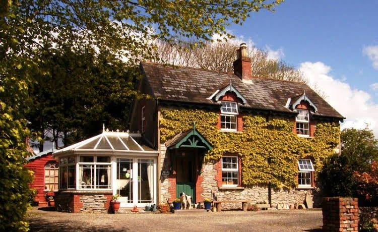 Druid Cottage0