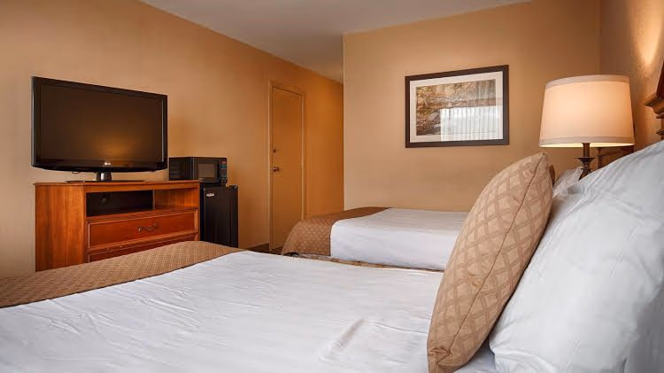 Rodeway Inn and Suites Cobleskill0