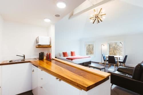Premier Queen Apartment 1