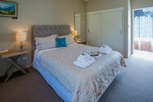 Queen Room with Shared Bathroom