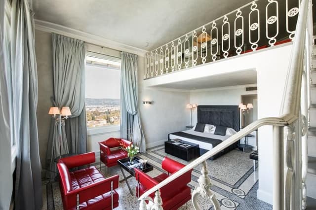 SUITE WITH VIEWS