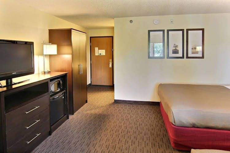 GrandStay and Suites of Traverse City0