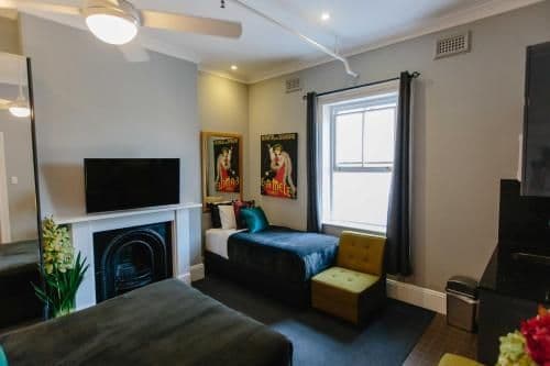 Superior Twin/Triple Studio with Ensuite Bathroom