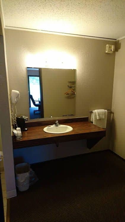 Burton Inn and Suites Burton Inn and Suites