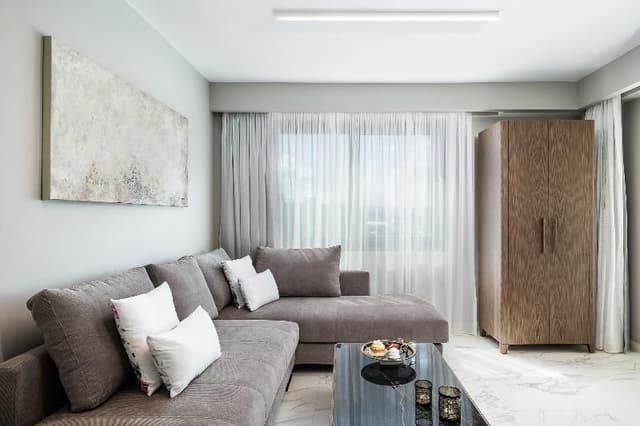 SUITE WITH PRIVATE POOL