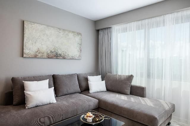 SUITE WITH PRIVATE POOL