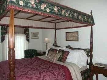 Inn At The Canal Bed and Breakfast
