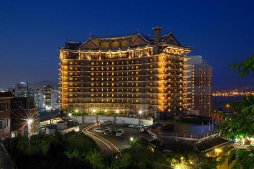 โรงแรมคอมโมดอร์ ปูซาน โรงแรมคอมโมดอร์ ปูซาน