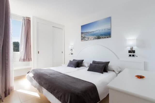 APARTMENT CAPACITY 4