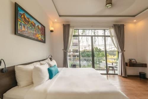 Deluxe Double Room with Balcony | 1 year voucher to freely change your stay date
