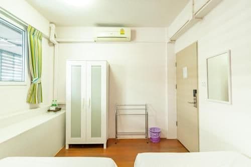 Standard Twin Room with Shared Bathroom