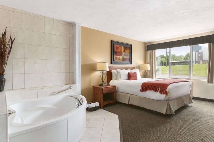 Days Inn and Suites Moncton0