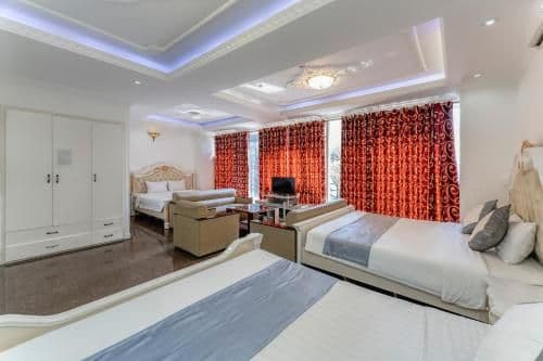 Executive Family Room