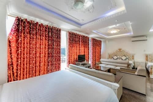 Executive Family Room