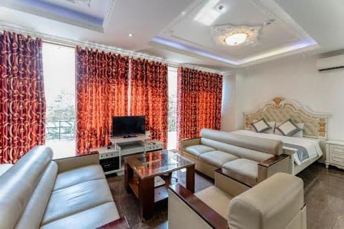 Executive Family Room
