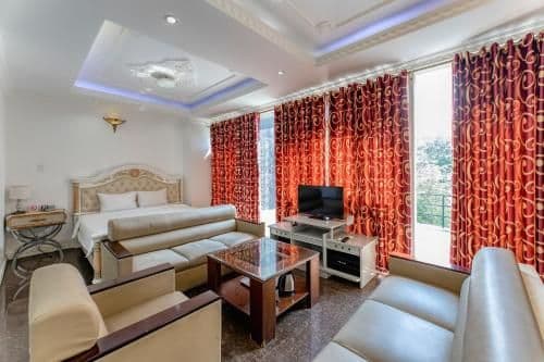 Executive Family Room