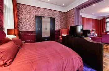 Yi Boutique Luxury Yi Boutique Luxury