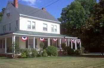 Grey Swan Inn B and B0