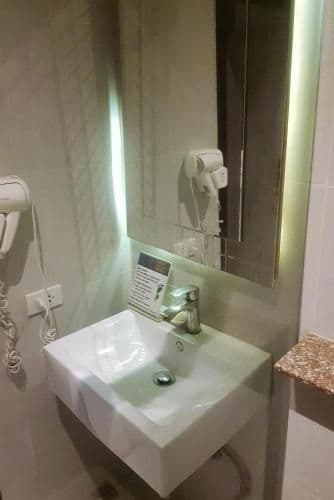 Standard Queen Room