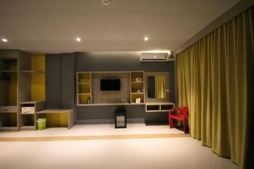 Deluxe Family Room