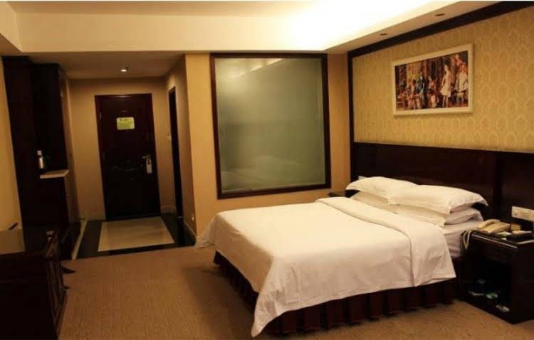 Vienna International Hotel Guangzhou Baiyun Dayuanli Plaza0