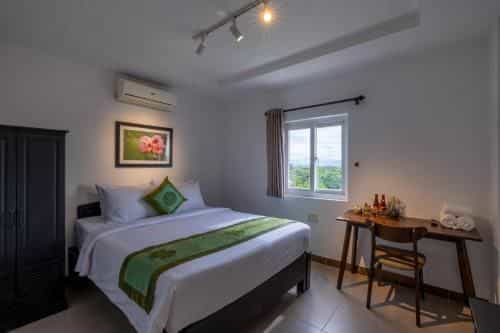 Charming Riverside Hotel Charming Riverside Hotel